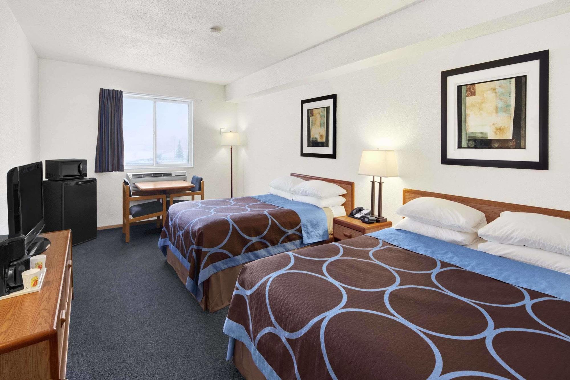 Super 8 By Wyndham Swift Current Hotel Exterior photo